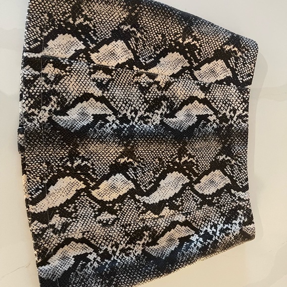 Snakeskin Skirt - Picture 2 of 3